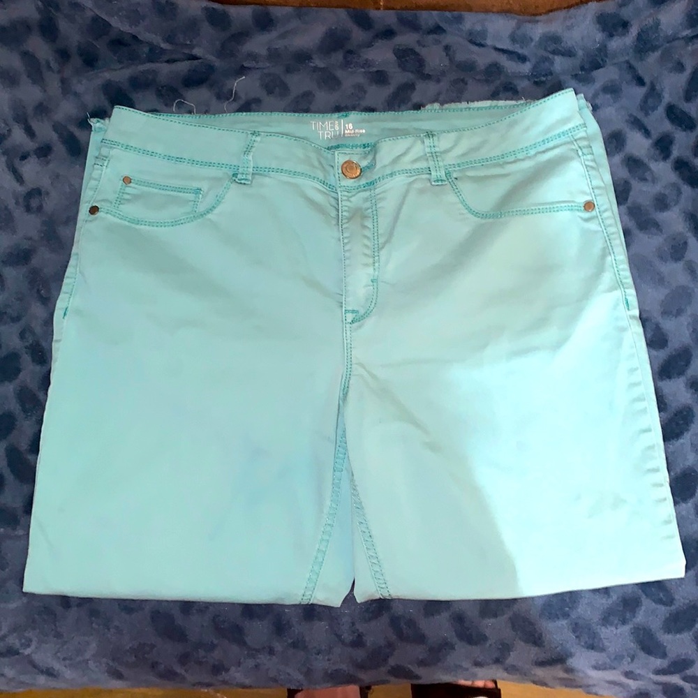 Time And Tru mid rise skinny jeans. Size 16.